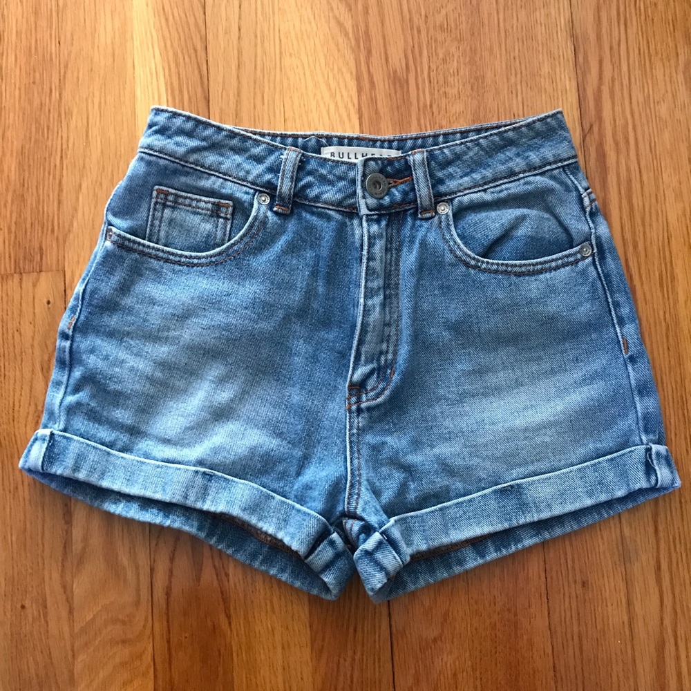 Bullhead Mom Short